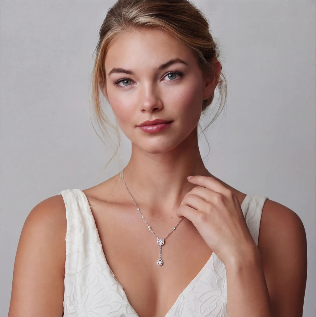 Cecilia | Teardrop Pedant Necklace