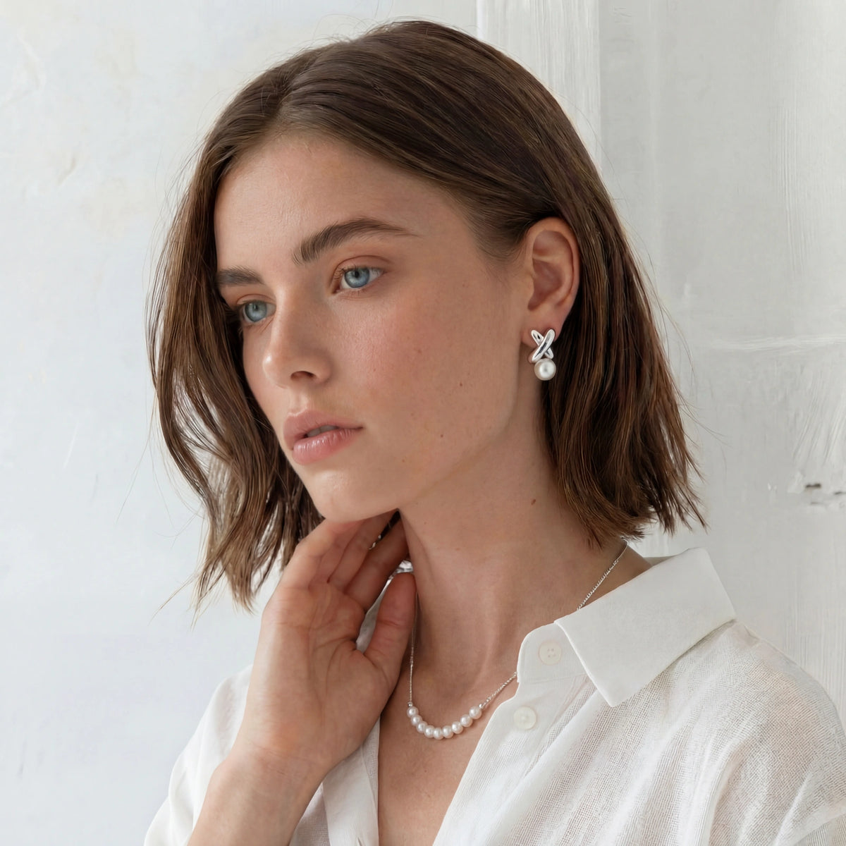 Luna | Pearl Arc Necklace
