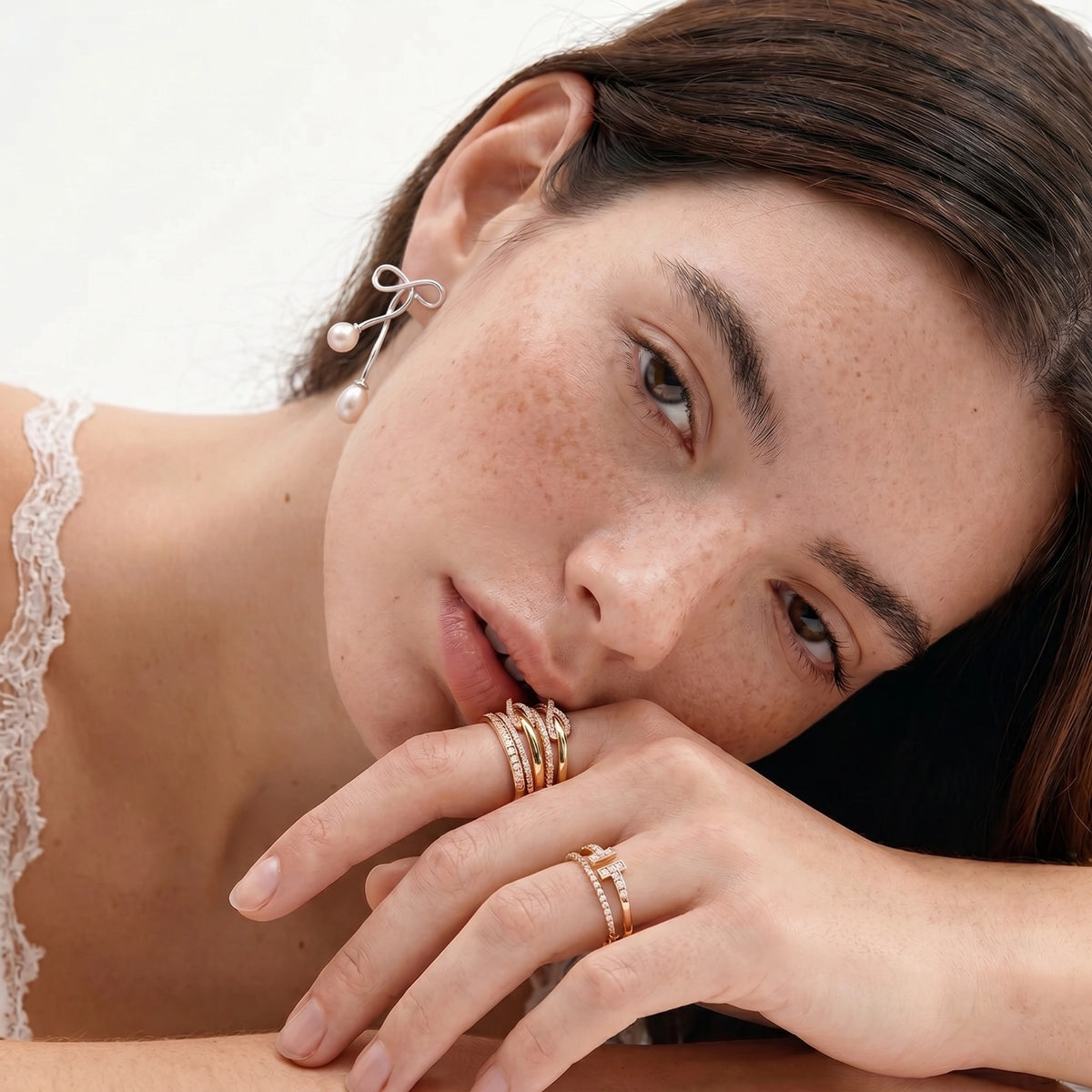 Pearli | Bow Shaped Earrings